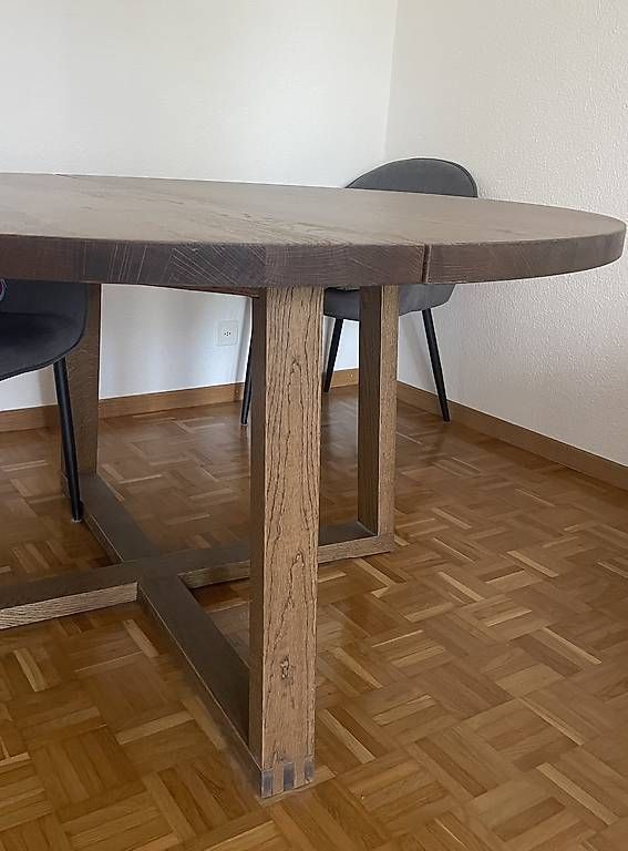 Tavoli: Esszimmergruppe / Stühle grau / Tisch rund – Usato da Zürich venduto da joddy 1