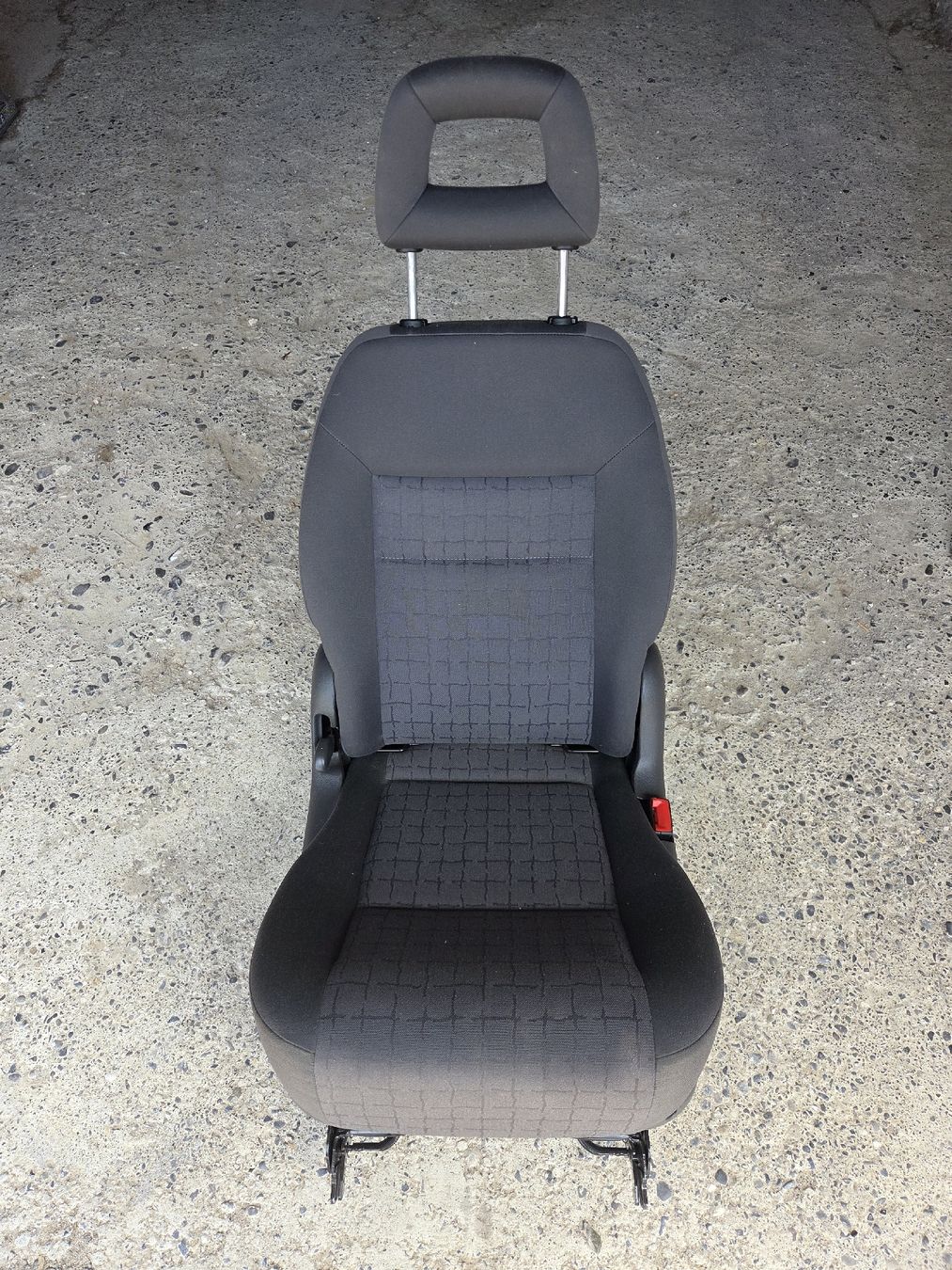 Seat Tutti pezzi di ricambio auto: Autositz zu Seat Alhambra/VW Sharan – Usato da Reitnau venduto da Bluepower98