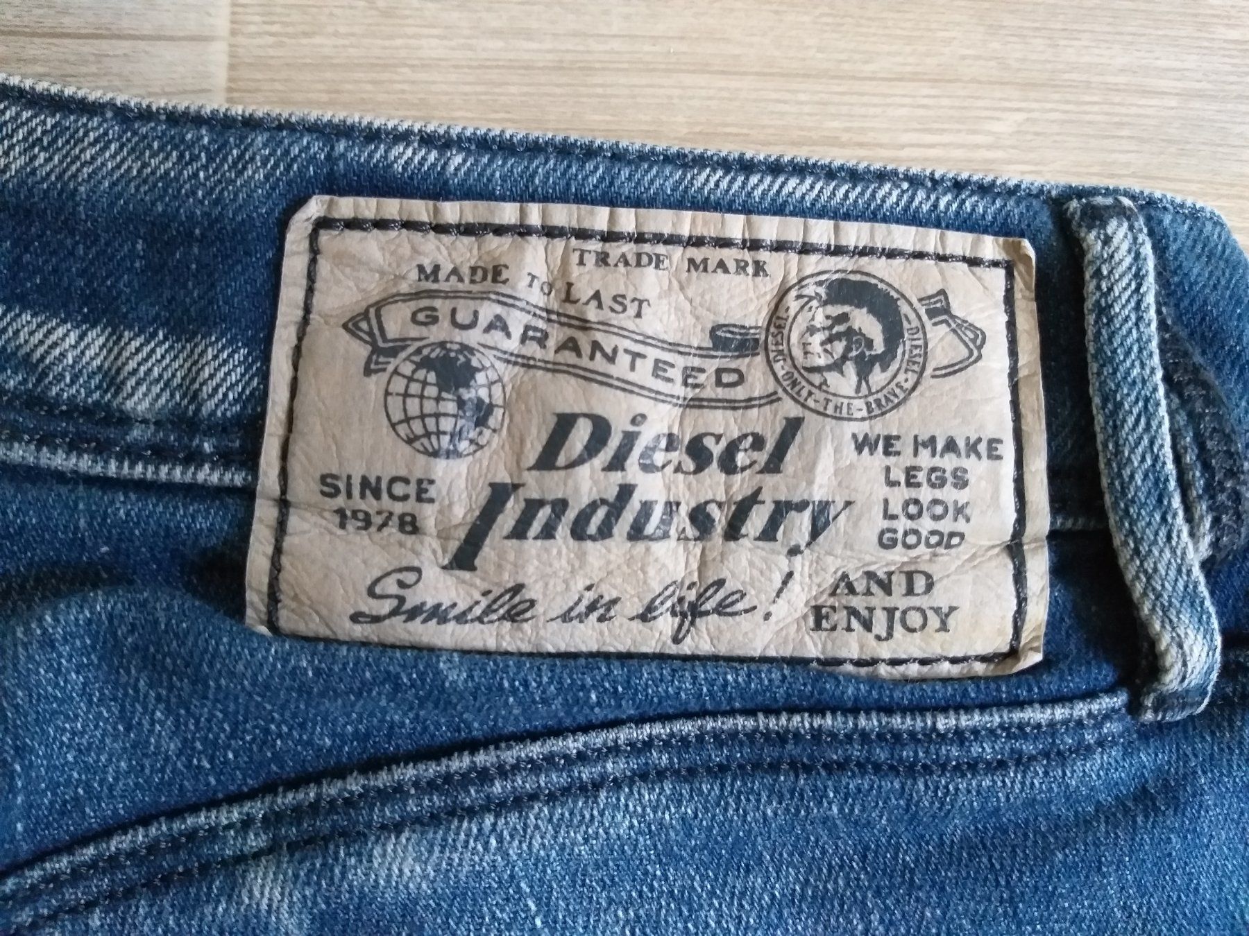 Diesel Jeans: DIESEL Jeans "NEVY" taille W25 L32 – Usato da Cossonay-ville venduto da Super-Price-Quality 9