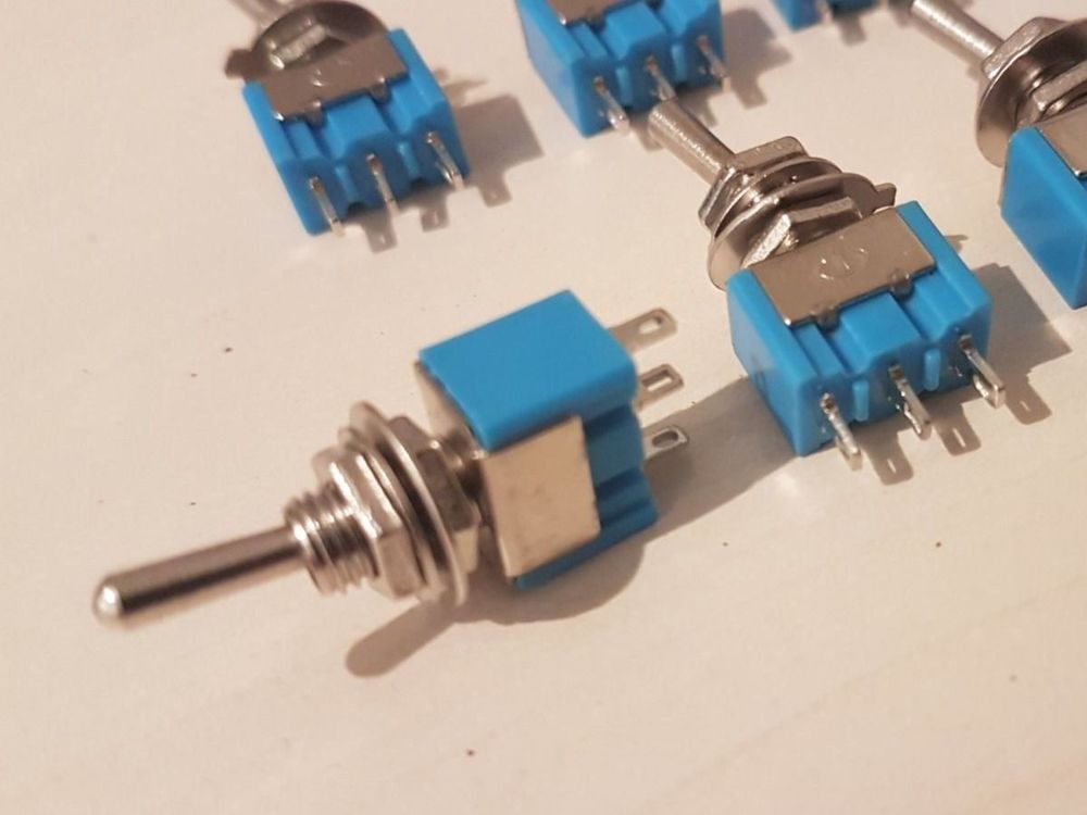 Miniatur Kippschalter Blau 3A/250V 2xUM 6 Pins Profitec S-500-6