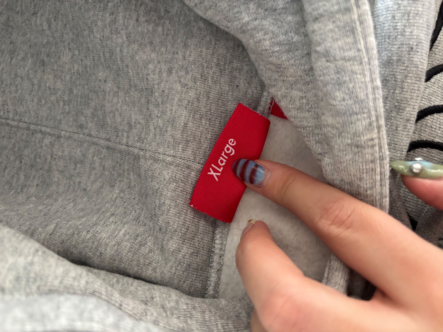 Pullover & Sweatshirts: Supreme Grey Hoodie – Gebraucht aus Bulle von lalooo 3