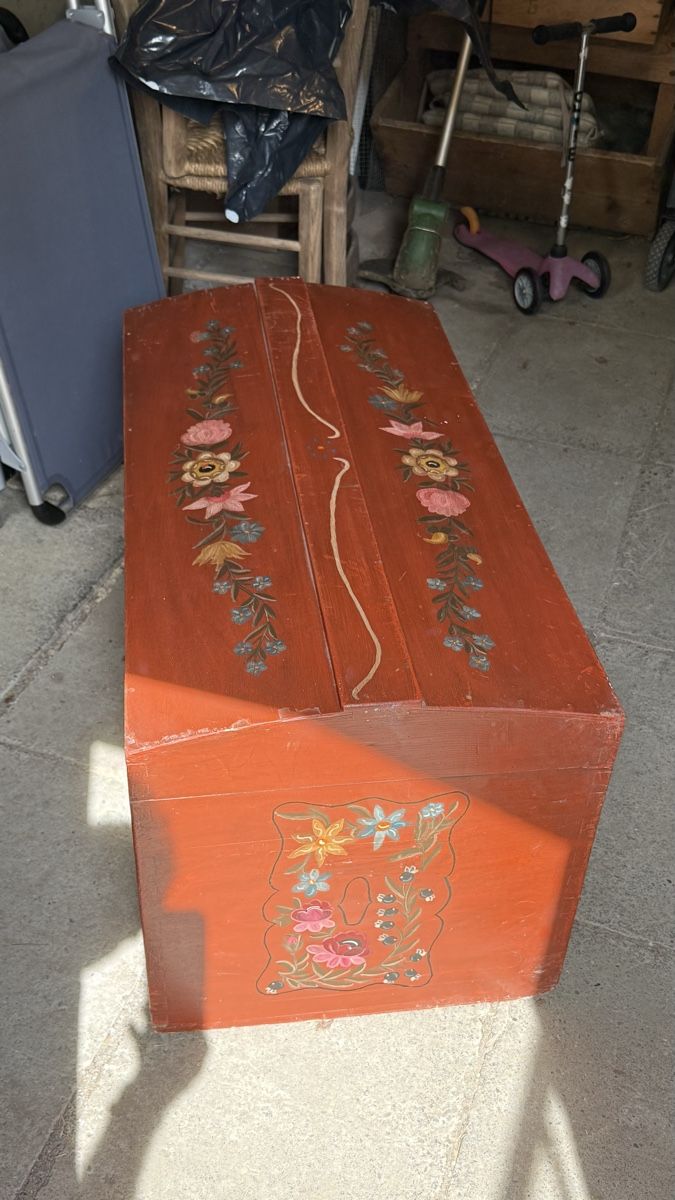 Cassapanche: Antike Truhe mit Blumenmalerei. – Usato da Siebnen venduto da rocardo 1