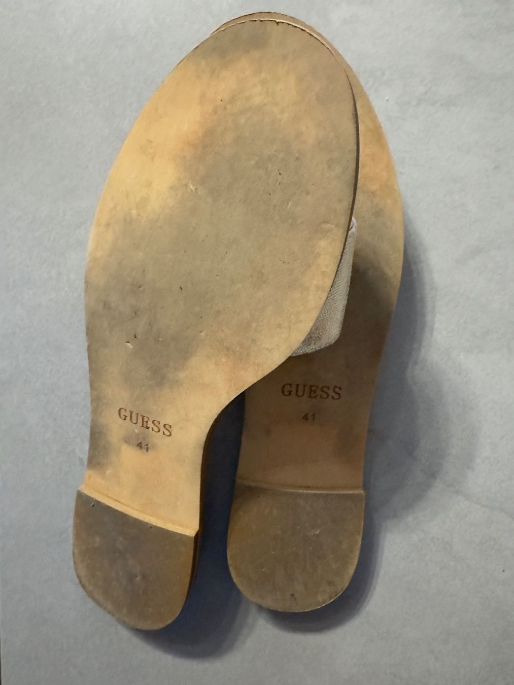 Scarpe da donna: Sandales Guess dorées – Usato da Saxon venduto da joe_75hb 1