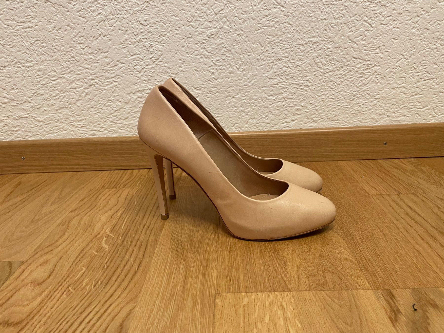 Massimo Dutti Damenschuhe: Pumps nude Massimo Dutti Grösse 40 – Gebraucht aus Zürich von Schmusnik 5