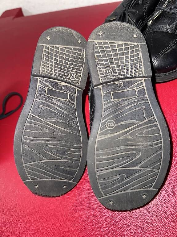 Chaussures garçon: Schwarze Schnürschuhe Kinder  – D'occasion à St. Gallen par EllyM. 3