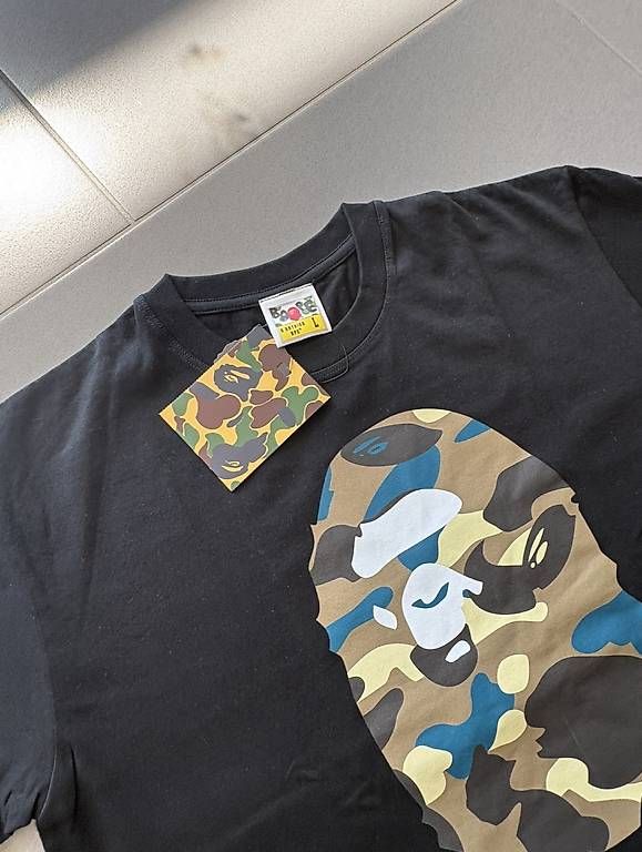 T-shirts: Bape tshirt  – Neuf avec emballage d'origine à Liestal par Adriennsely 1