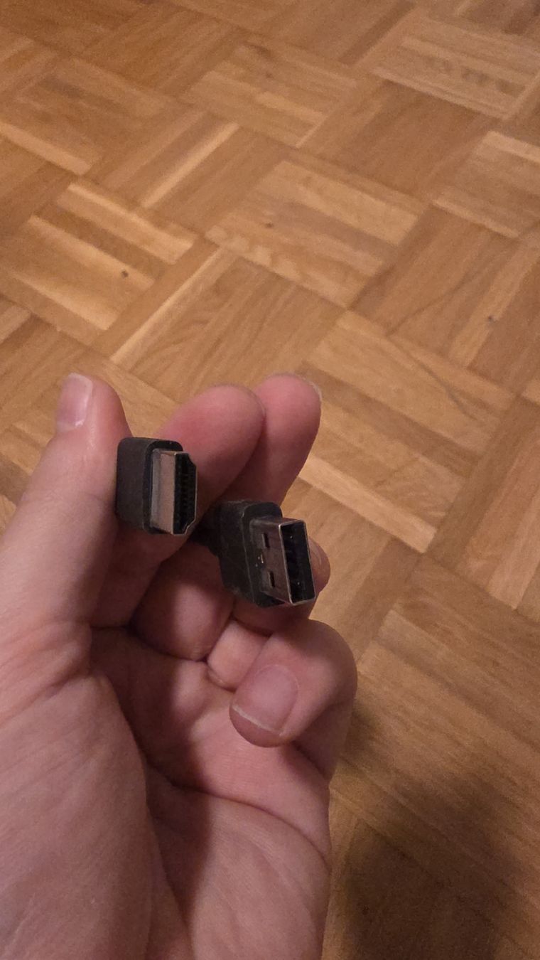 Microsoft Adapter: Microsoft Wireless Display Adapter Modell 1942  – Gebraucht aus Neuhausen von pas_mc8l 1