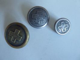3 Militär - Knöpfe