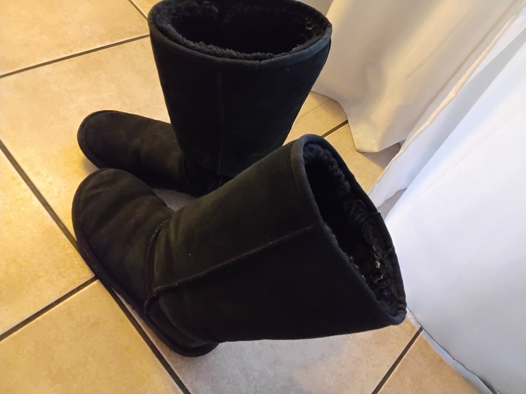Ugg Damenschuhe: Bottes UGG Australia noires classiques T38 – Gebraucht aus chêne-bourg von patty190 2