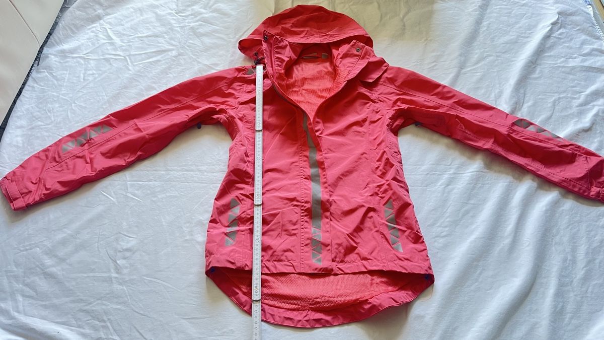 Jacken: Schöne Regenjacke Damen XS/34 – Gebraucht aus Davos Platz von Infinity795