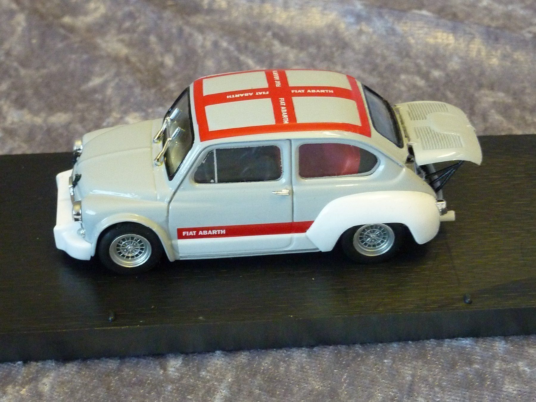 Fiat Modellini d'auto: Fiat Abarth 1000  1970  1:43 – Nuovo e nell'imballaggio originale da Dürrenäsch venduto da modellautos4you 3