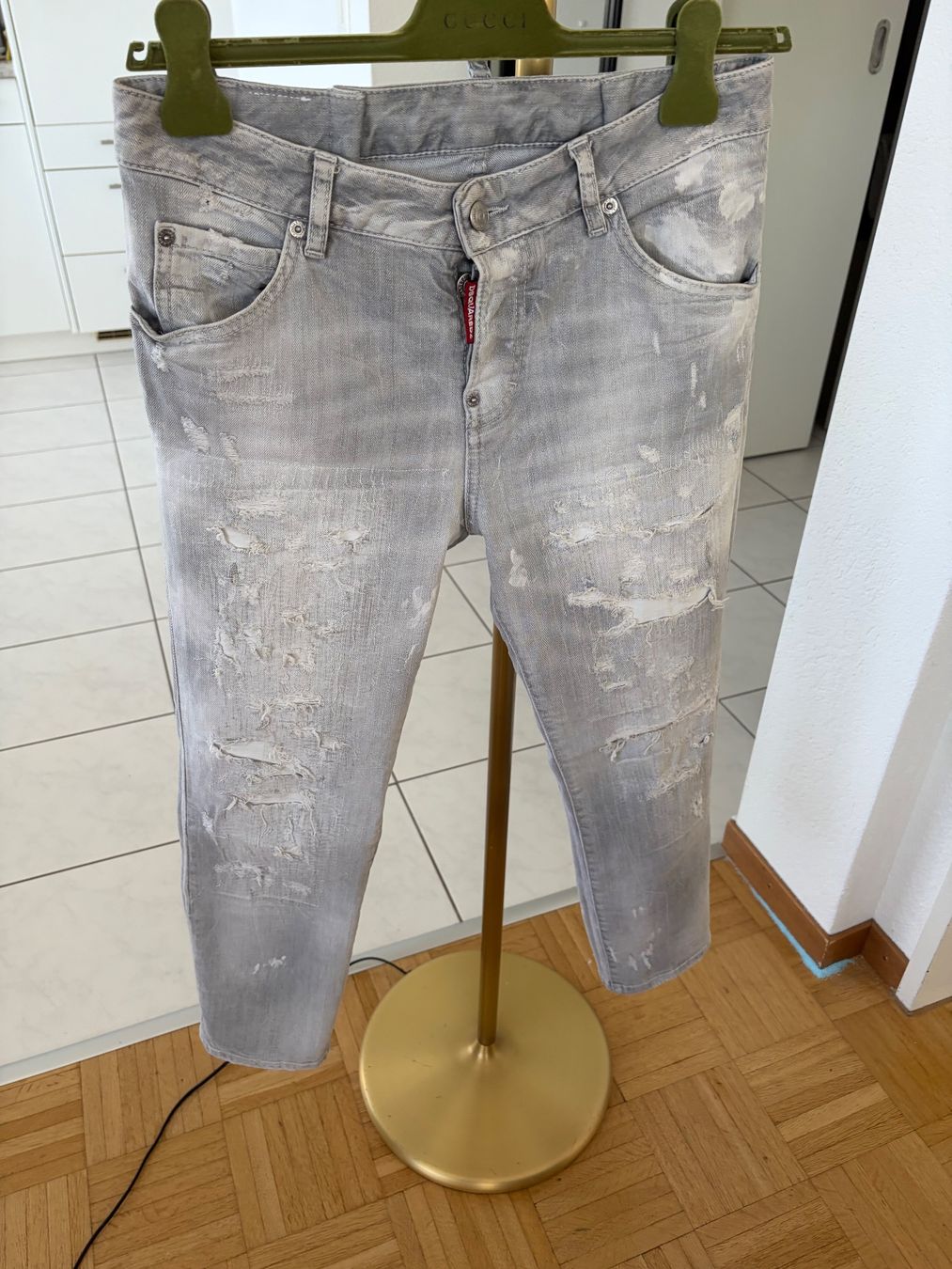 Dsquared2 Jeans: Dsquared2 Grau Jeans 40 (S damen) – Usato da Baar venduto da ViennaG 7