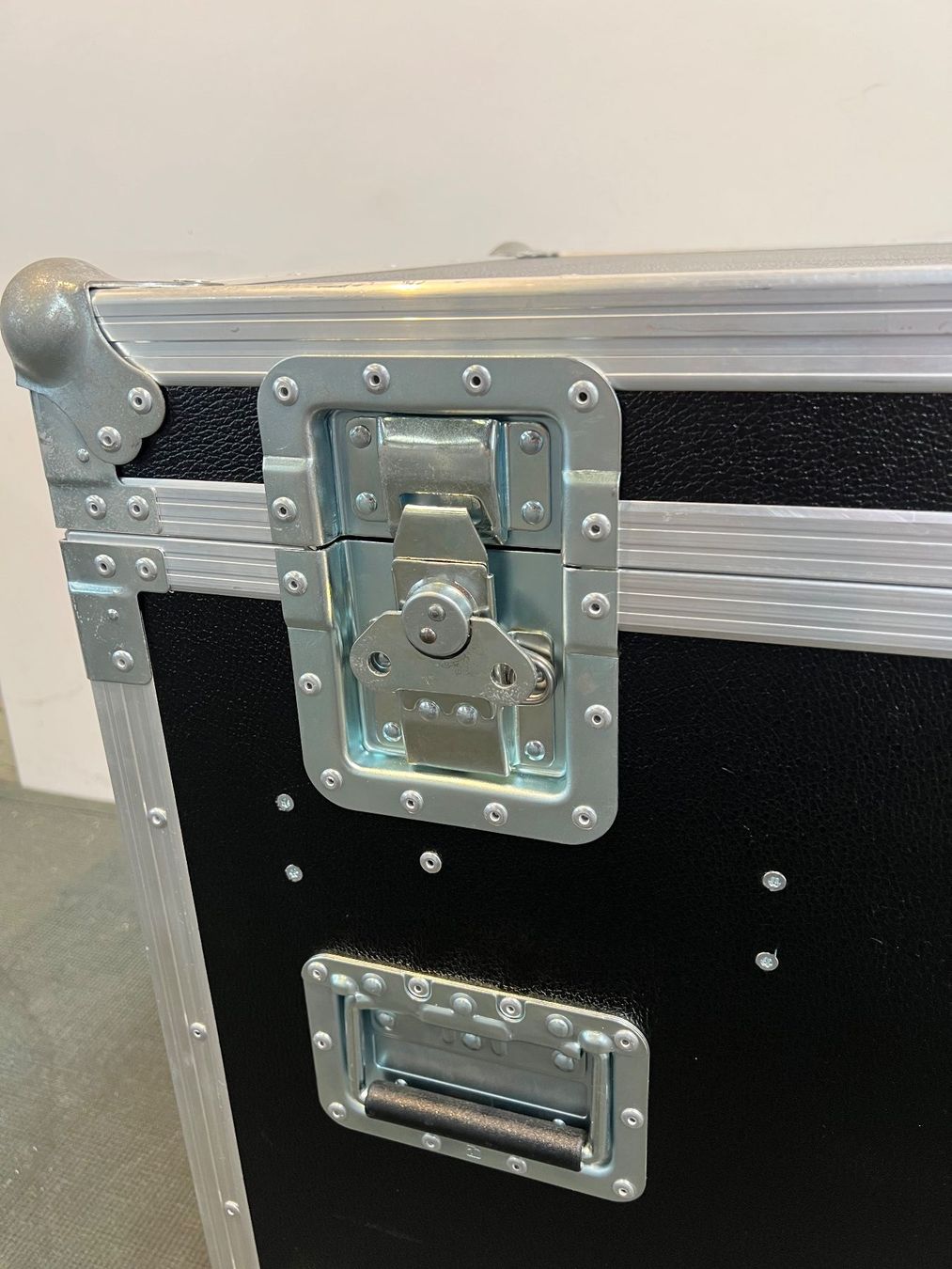Reisekoffer: 012 SWISSCASE Flightcase / Tourcase auf Rollen – Gebraucht aus Wangen an der Aare von TBYN 3