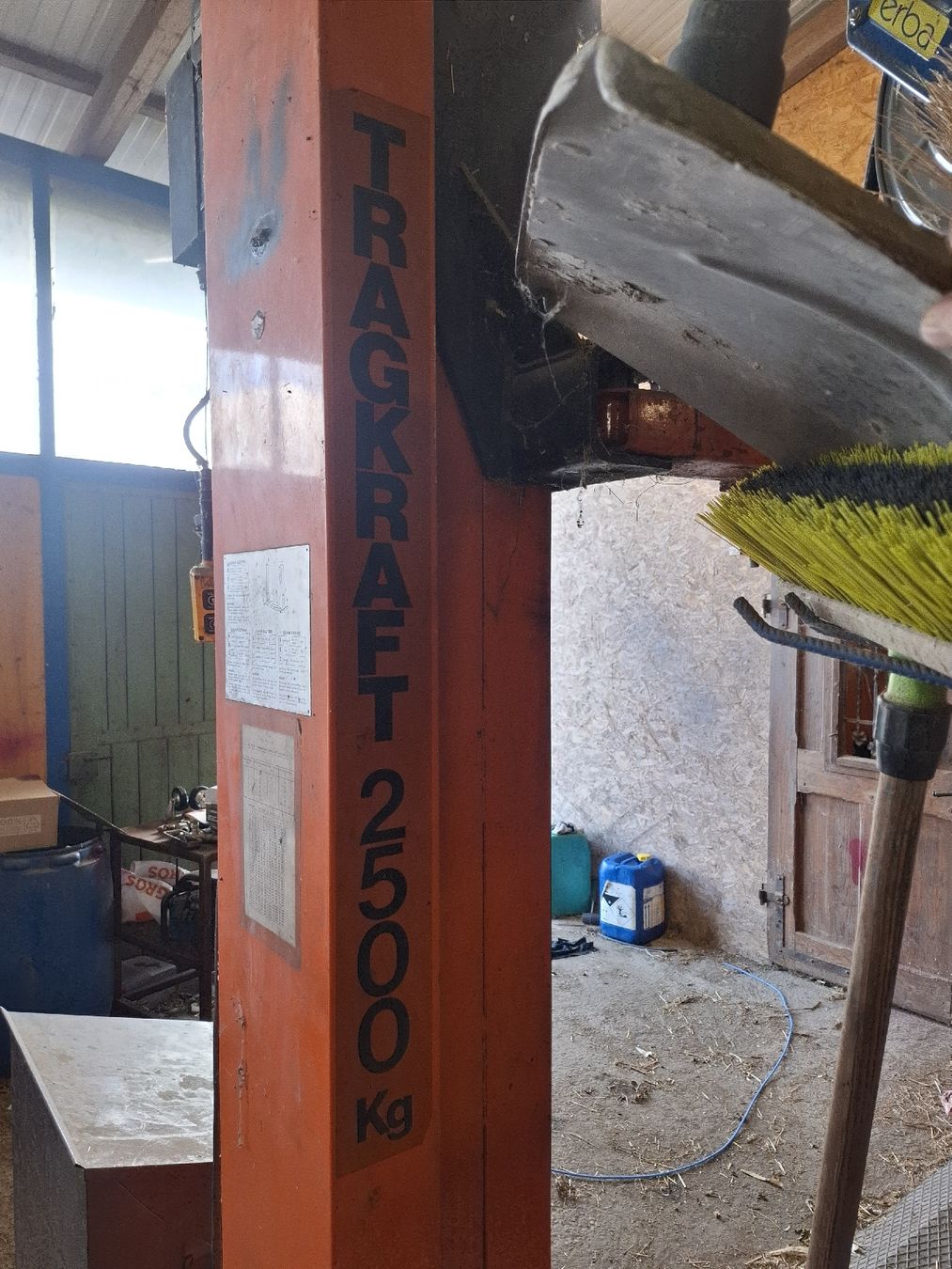 Piattaforme elevatrici & Crick: Autolift 2500kg – Difettoso da Illighausen venduto da BoumaticGemini 1