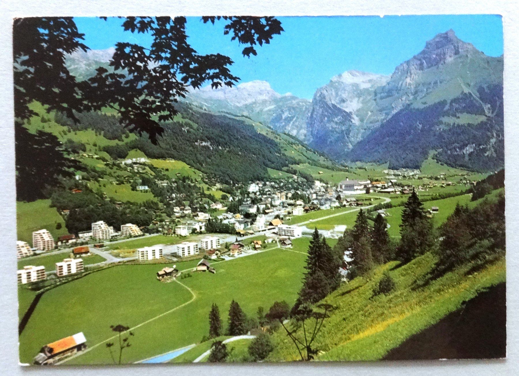 Cartes postales: Engelbrg, Blick mit Hahnen – Défectueux à Fétigny par Billy2miny