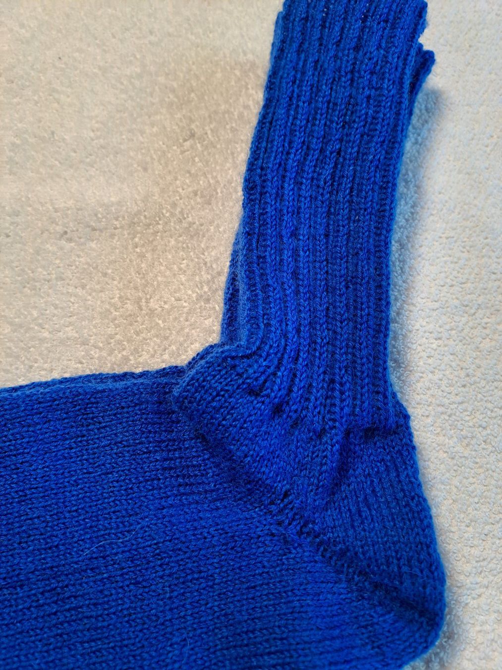 Calze: handgestrickte Socken in Grösse 46 47 – Nuovo (secondo la descrizione) da Tuttwil venduto da wolleundstoff 1