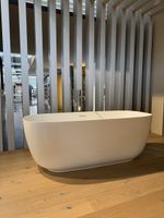 Freistehende Badewanne weiss matt 