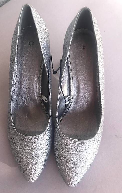 Chaussures femmes: Chaussures classiques et élégantes – Neuf avec emballage d'origine à Corseaux par ala_nv7t 3