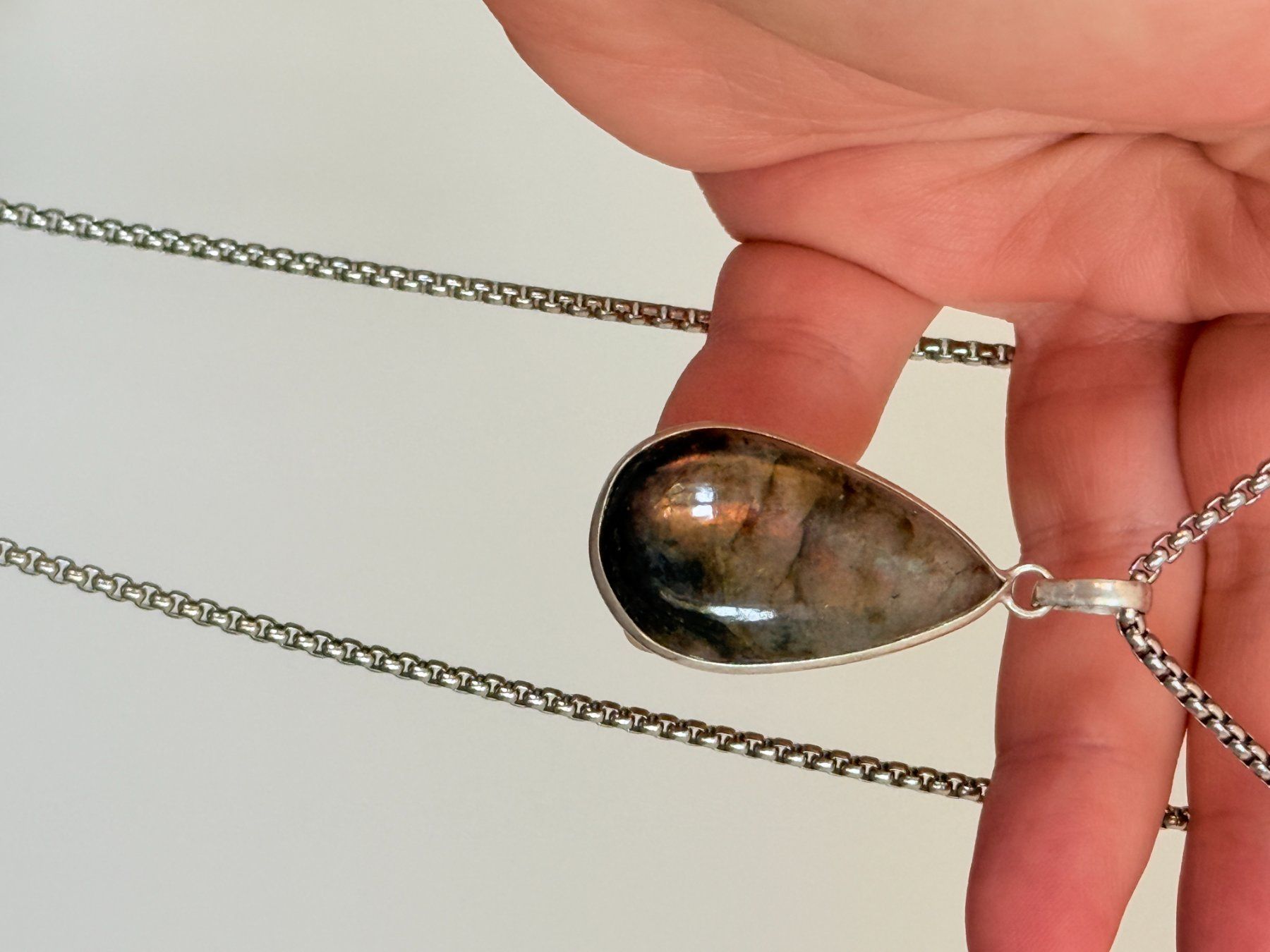 Ketten: Collier avec labradorite - Élégant & Naturel! – Neu und originalverpackt aus Genève von AWWA 3