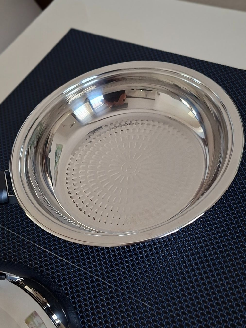 Amc Pfannen: AMC HOTPAN 24CM 2.0 LITER – Neu (gemäss Beschreibung) aus Aefligen von Mbuchser 4