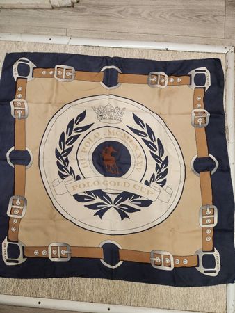 Foulard HV Polo Gold Cup femme soie carrée beige marine