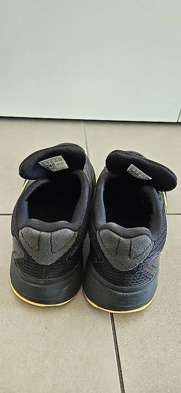 Adidas Scarpe per ragazzi: Adidas Sneakers Gr. 35.5 fast gratis! Ab 1 Franken! – Usato da Baden venduto da Boomer76 2