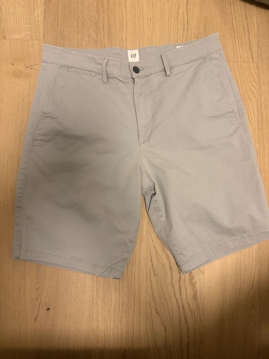 Gap Pantalons: Gap Shorts Grau (32) – D'occasion à Zürich par princeofdarkness