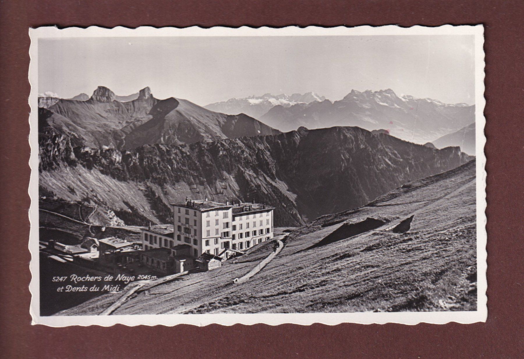 Cartoline postali: ROCHERS DE NAYE - Hôtel - Train – Usato da Pully venduto da nicecards
