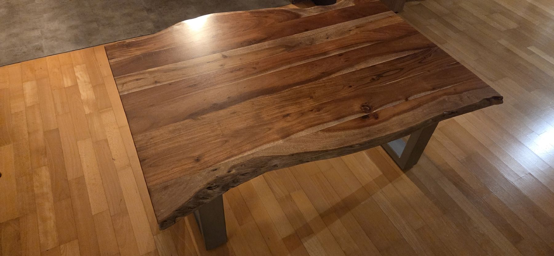 Tische: Massiver Couchtisch – Gebraucht aus Sirnach von ric_7rvj