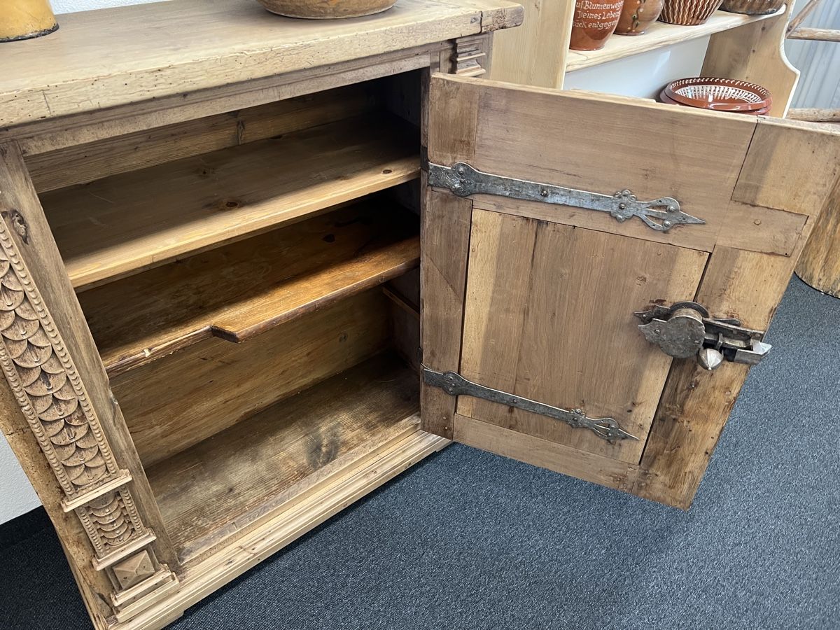 Schränke: Renaissance Kredenz – Gebraucht aus Gossau SG von Keller-Antiques 3