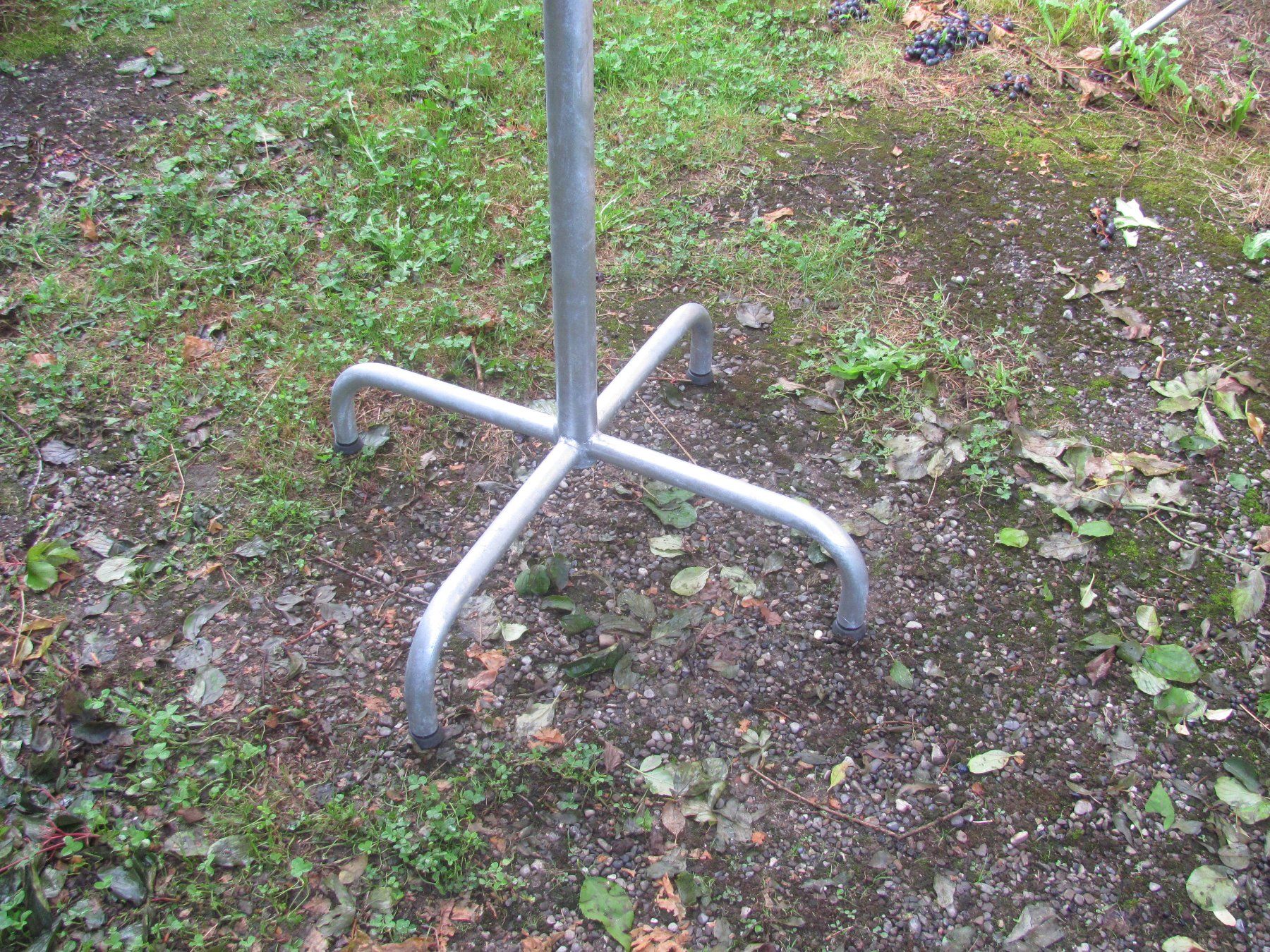 Tavoli: MOOBEL 60cm Stehtisch Bartisch Gartentisch METALL – Usato da Malters venduto da Monark 3