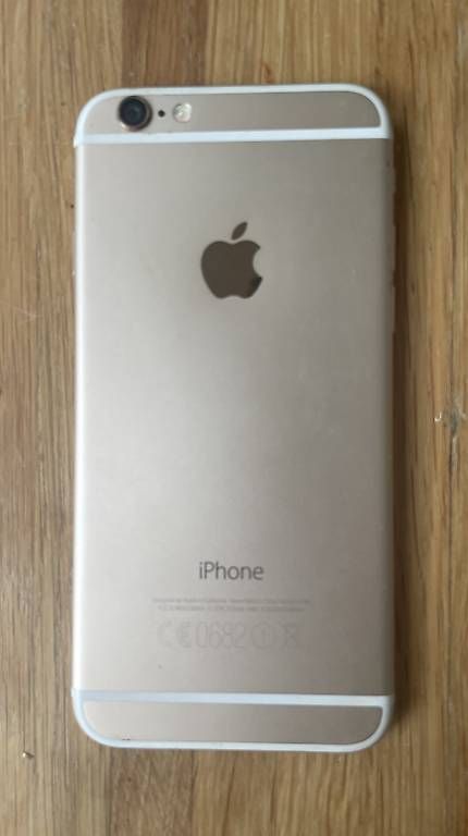 Telefoni cellulari / Smartphones: iPhone A1586  – Usato da Troinex venduto da nadinebmichaelson 1