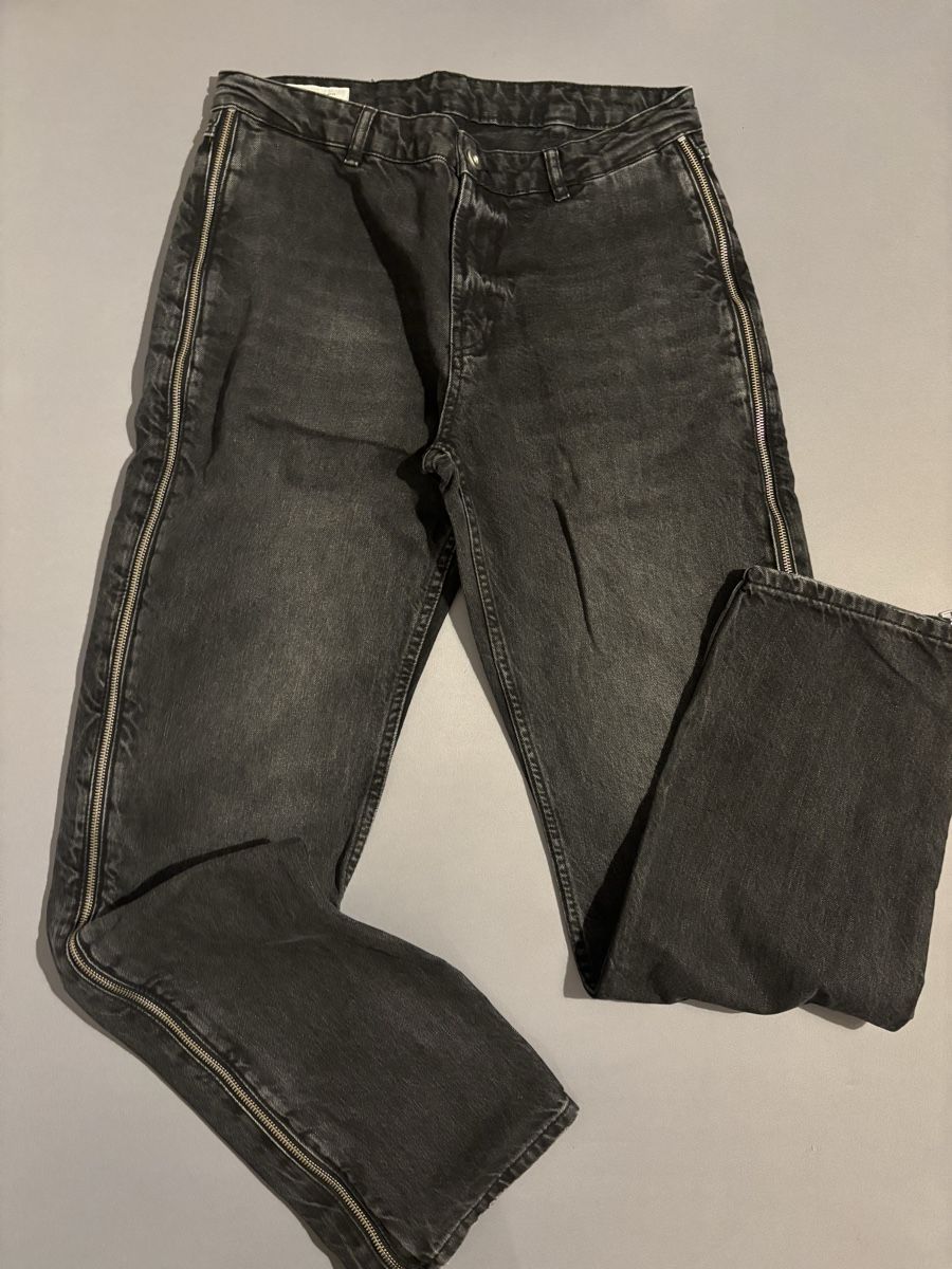 Zara Jeans: Jeans gris à fermeture éclair Zara – Nuovo (secondo la descrizione) da Chêne-Bougeries venduto da sor_9rzp