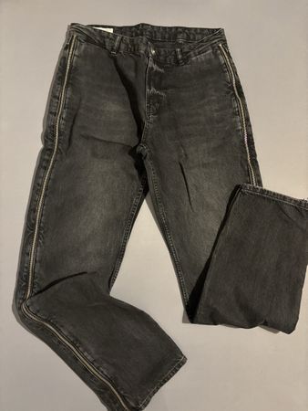 Jeans gris à fermeture éclair Zara