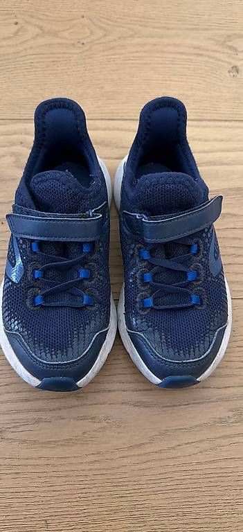 Schuhe für Jungen: Sneaker – Gebraucht aus Basel von Frani010
