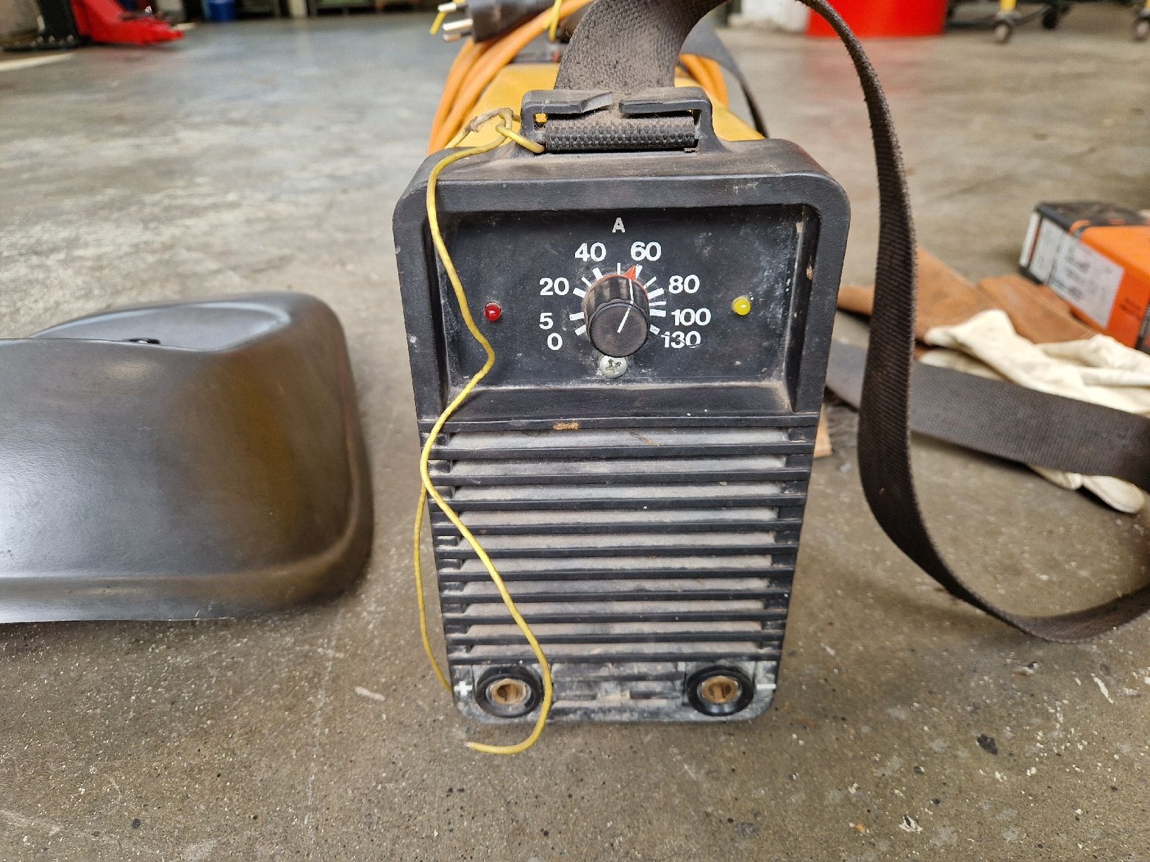 Esab Saldatori: ESAB Elektrodenschweissgerät Set – Usato da Herbligen venduto da and_q5hr 3