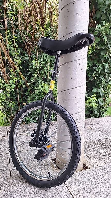 Biciclette: Einrad 24" schwarz, höhenverstellbar – Nuovo (secondo la descrizione) da Beromünster venduto da mheg_001