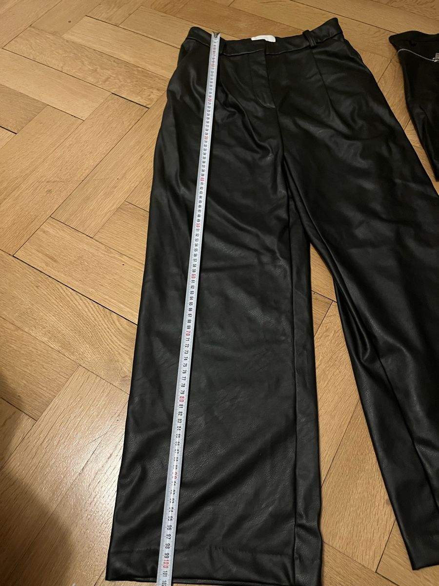 Lotti di vestiti: Kunstleder Hose und Rocks neuwertig – Nuovo (secondo la descrizione) da Olten venduto da sae_82z2 1