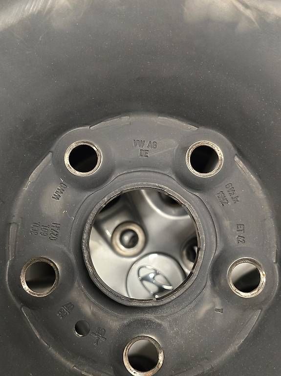 Pneus & Kompletträder: VW Passat Sommerräder – Gebraucht aus Fislisbach von adnan.arshad84