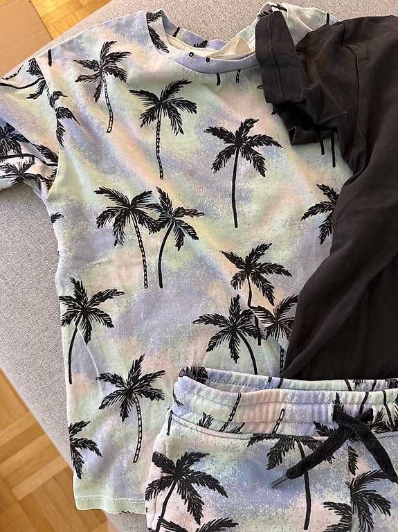 Lotti & Set di vestiti: H&M Set Gr. 104/110 – Usato da Küsnacht ZH venduto da Leen 1