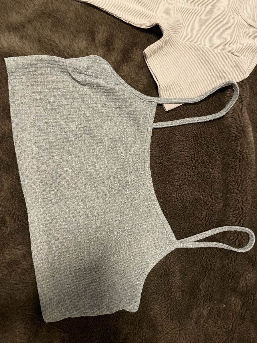 Lots de vêtements: Tops xxs - m – D'occasion à St. Gallen par web_r57v 2