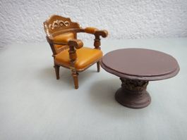 Puppenhausmöbel, Sessel mit Tisch