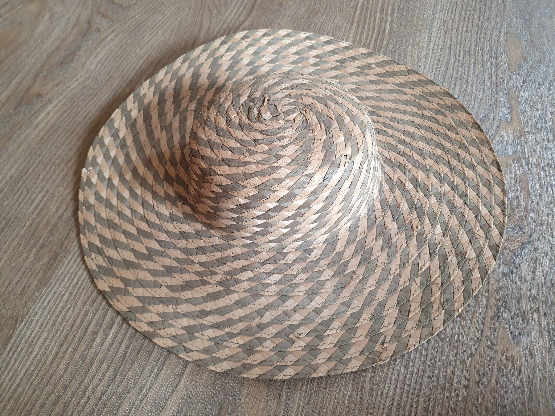 Chapeaux, bonnets & casquettes: Antiker Strohhut – D'occasion à Heimiswil par triskeli