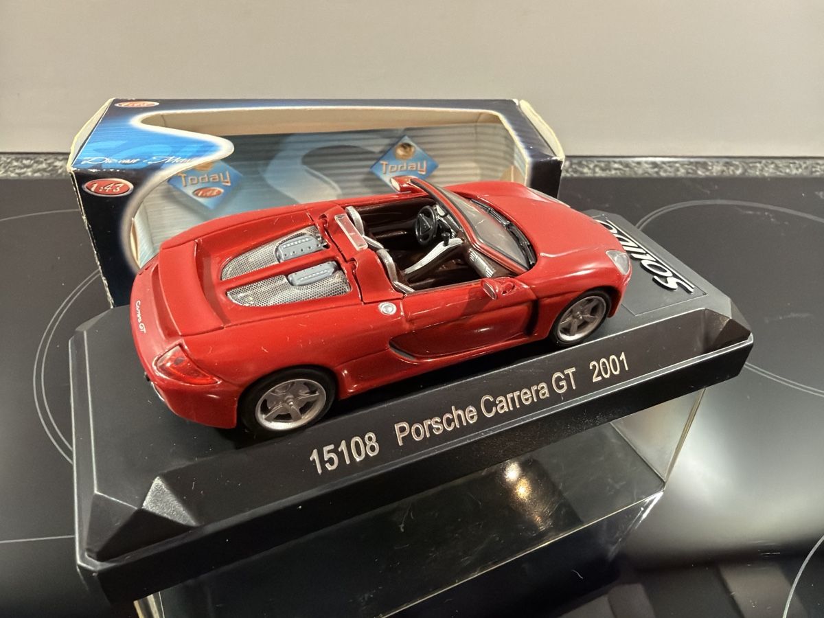 Solido Modellautos: Porsche Carrera GT rot - 1/43 - Solido – Neu (gemäss Beschreibung) aus Wolfwil von Rolex1 2