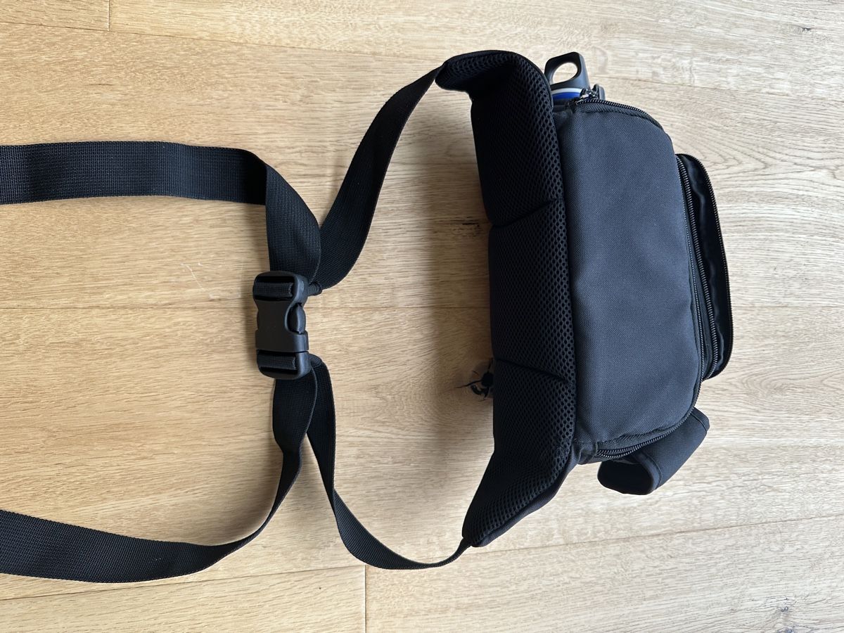 Sigg Borracce & Thermos: Neue Trinkflasche SIGG, 1 L + Bauchtasche – Nuovo (secondo la descrizione) da Stansstad venduto da Dalmatinerhjf 2