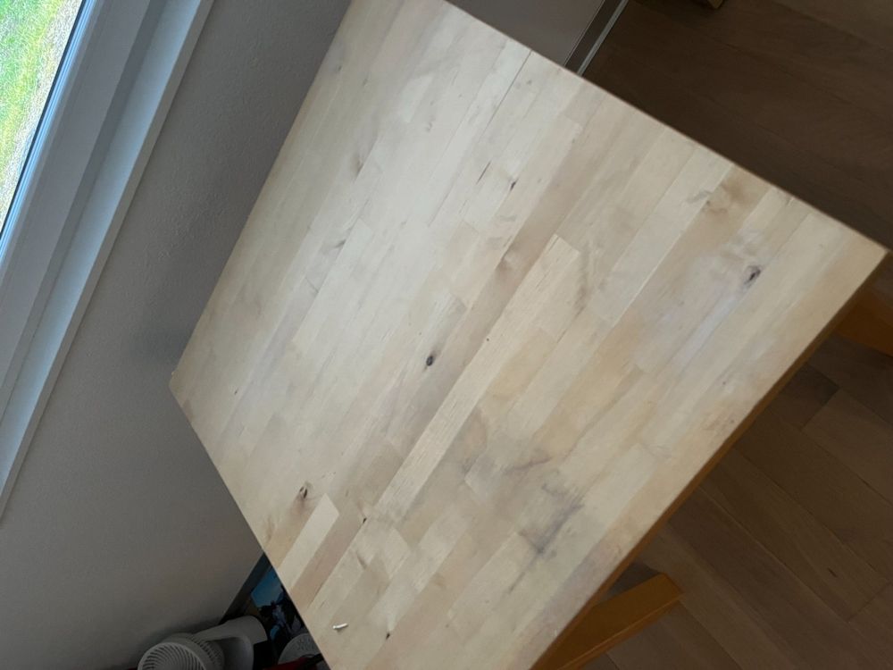 Quadratischer Tisch aus Holz von IKEA Kaufen auf Ricardo