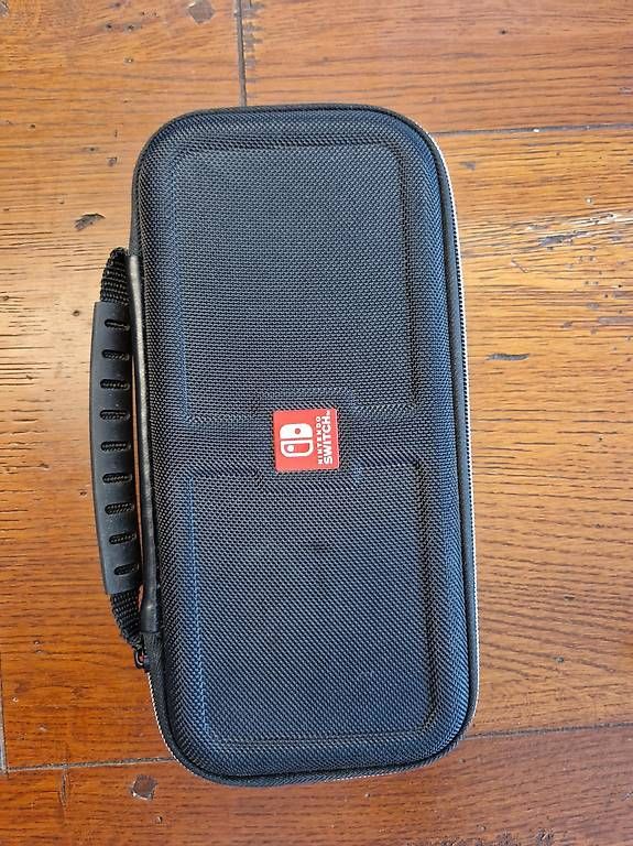 Konsolen: Nintendo Switch V2 – Gebraucht aus Penthaz von max_92fd 4