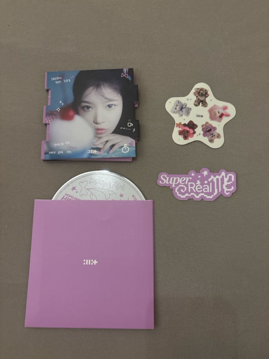 CDs: ILLIT Super Real Me Album – Neuf (Voir description) à Brunnen par rah_5c82 1