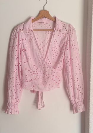 Guess Lochstickerei Wickelbluse Gr. XS