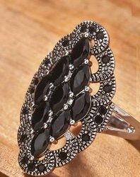 Zwei gleiche Ringe Silber S925 mit schwarzen Steinchen (Neu und ...